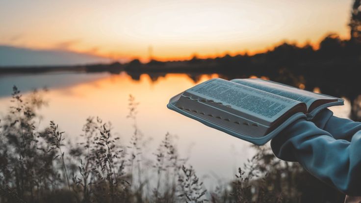 biblical stillness in quiet moments with God